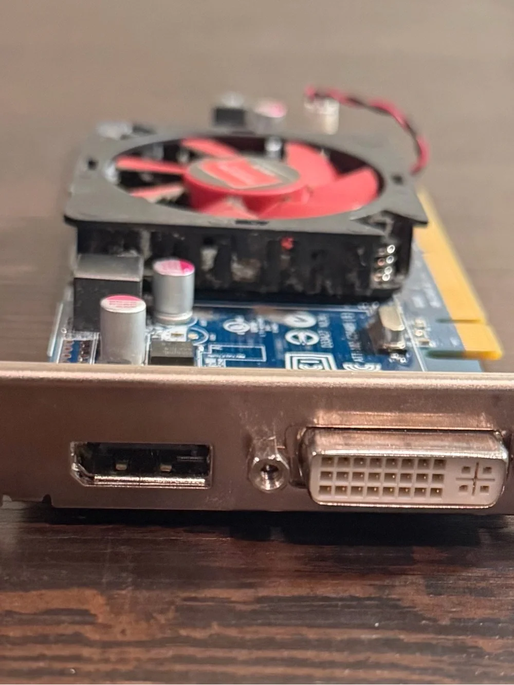 Radeon 7470 graphic card